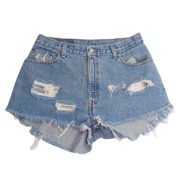 Levis 550 Sz 12 High-Rise Distressed 100% Cotton Cut Off Denim Shorts - Picture 1 of 13